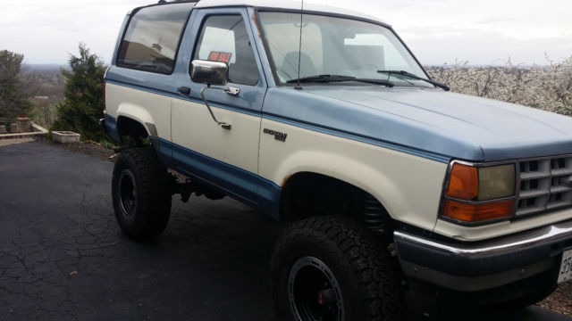 1989 Blue Ford Bronco II SUV
