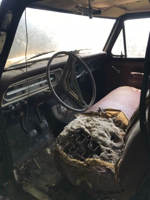 1970 Ford F-100 Standard Cab Pickup