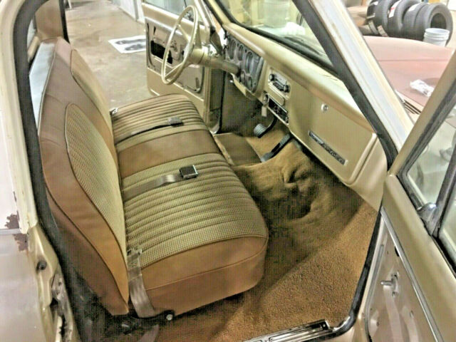 1968 Gold and white Chevrolet C-10