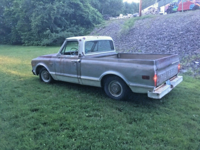 1968 Gold and white Chevrolet C-10