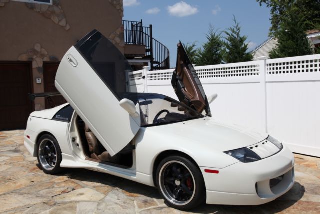 1993 White Nissan 300ZX Hatchback