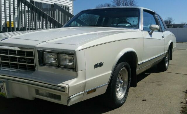 1984 White Chevrolet Monte Carlo Coupe