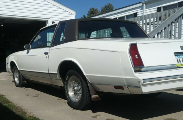 1984 White Chevrolet Monte Carlo Coupe