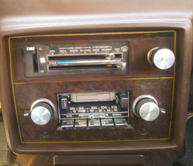 1984 White Chevrolet Monte Carlo Coupe