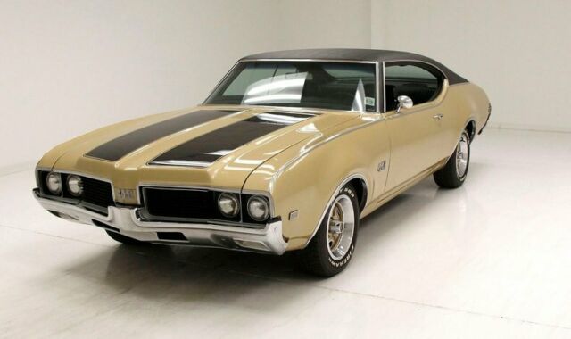 1969 Gold Oldsmobile 442 Other