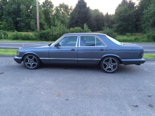 1983 Gray Mercedes-Benz 300-Series Sedan