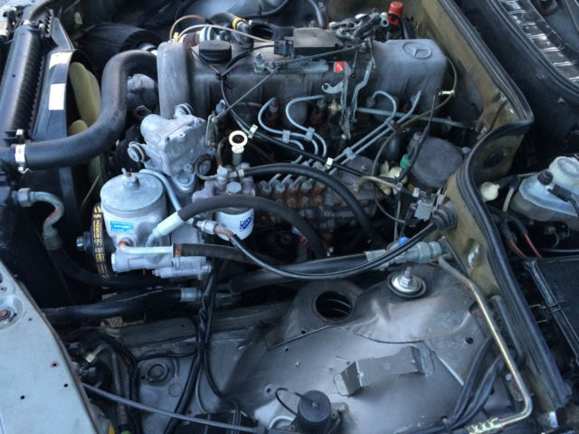 1983 Gray Mercedes-Benz 300-Series Sedan