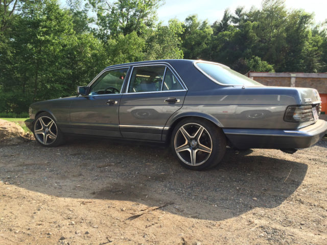 1983 Gray Mercedes-Benz 300-Series Sedan