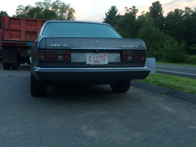 1983 Gray Mercedes-Benz 300-Series Sedan