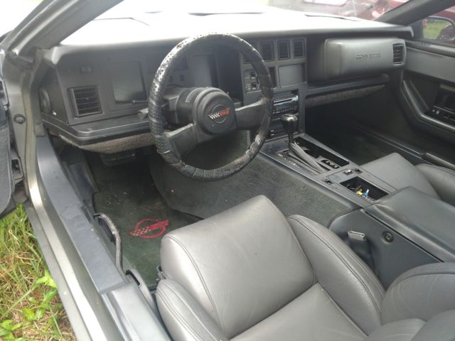 1985 Primer Black Chevrolet Corvette