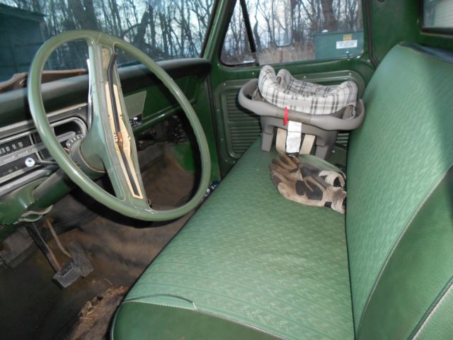 1972 Green Ford F-100 Standard Cab Pickup