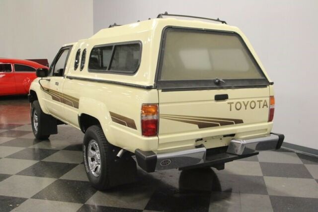 1986 Sand Beige Toyota Pickup Pickup Truck