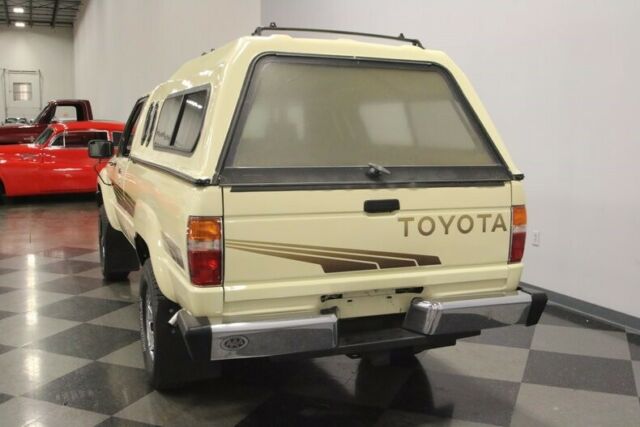 1986 Sand Beige Toyota Pickup Pickup Truck