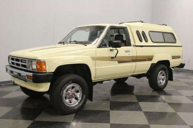 1986 Sand Beige Toyota Pickup Pickup Truck