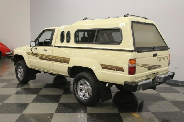 1986 Sand Beige Toyota Pickup Pickup Truck