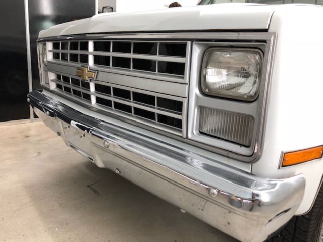 1987 White Chevrolet Other Pickups