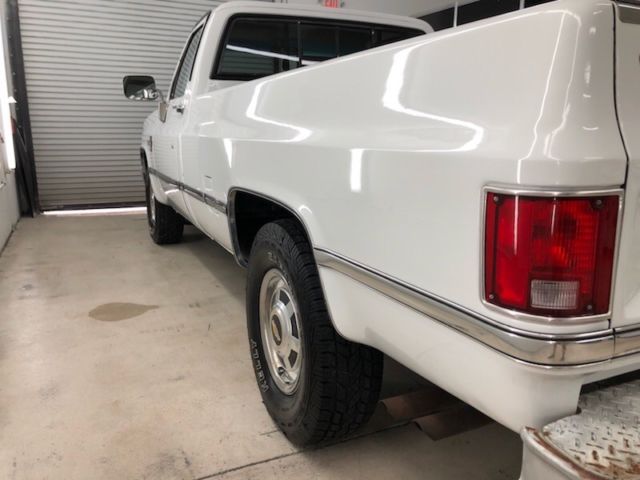 1987 White Chevrolet Other Pickups