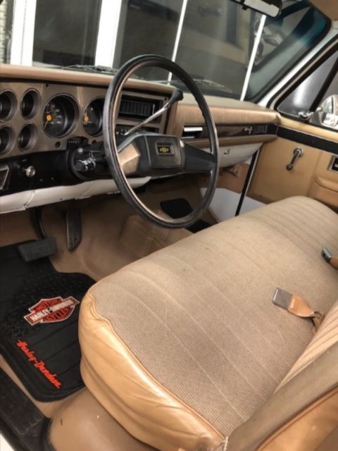 1987 White Chevrolet Other Pickups