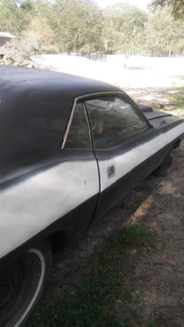 1972 Yellow Plymouth Barracuda Coupe