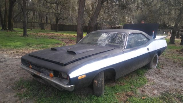 1972 Yellow Plymouth Barracuda Coupe
