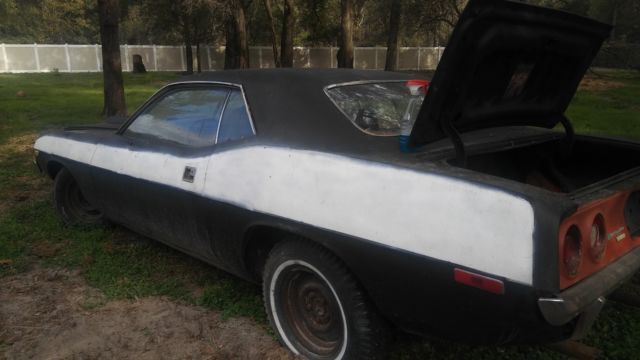 1972 Yellow Plymouth Barracuda Coupe