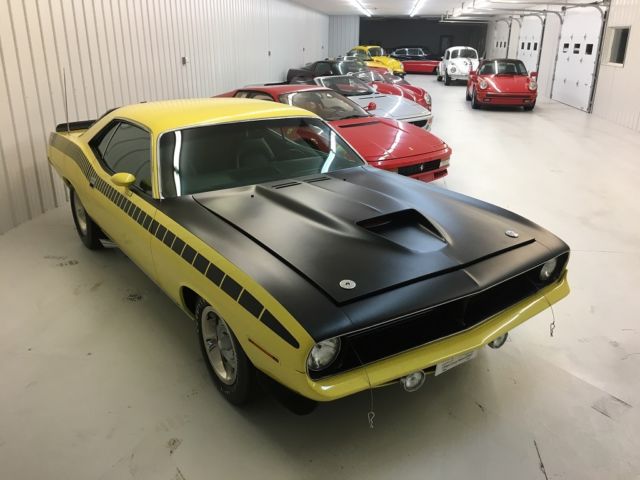 1970 Yellow Plymouth Barracuda Coupe