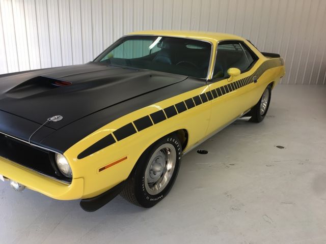 1970 Yellow Plymouth Barracuda Coupe
