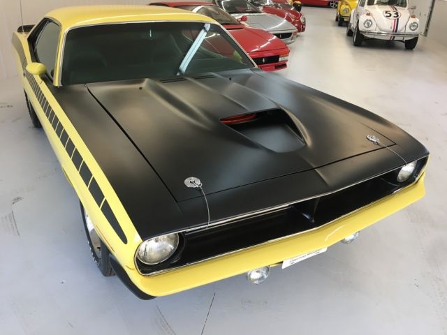 1970 Yellow Plymouth Barracuda Coupe
