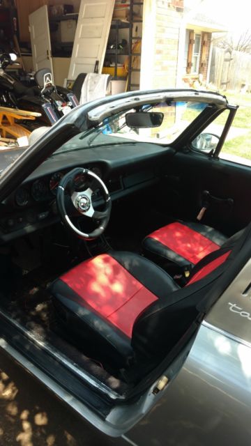 1976 Silver Porsche 911 targa