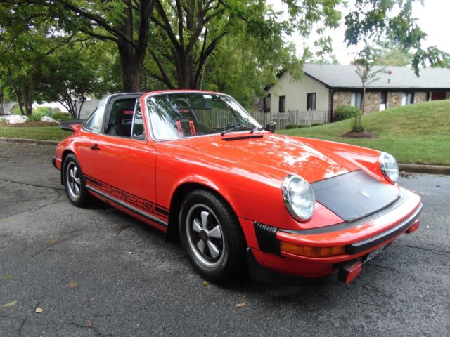 1976 Red Porsche 911