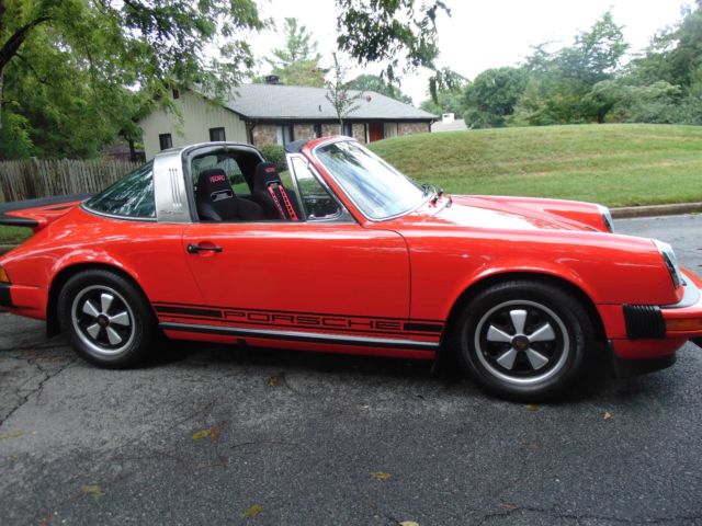 1976 Red Porsche 911