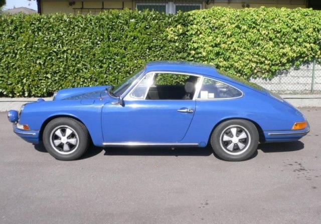 1968 Blue Porsche 911