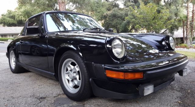 1983 Red Porsche 911