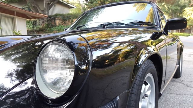 1983 Red Porsche 911