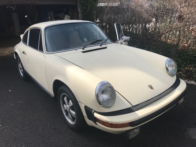 1976 White Porsche 912 Coupe