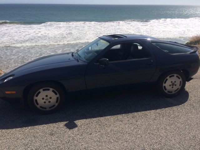 1986 Blue Porsche 928 Coupe