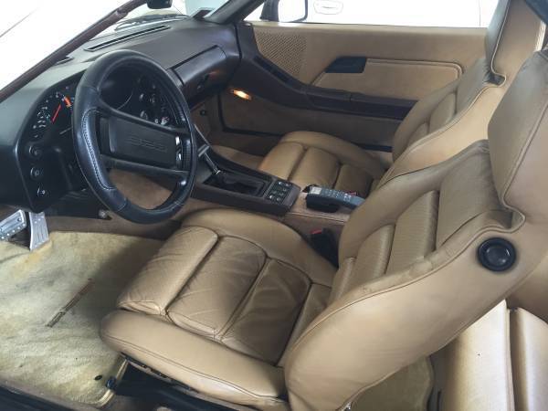 1980 White Porsche 928 Coupe