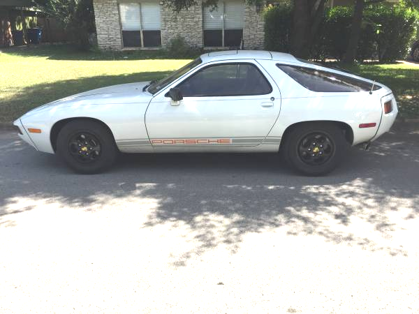 1980 White Porsche 928 Coupe