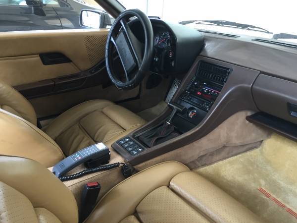 1980 White Porsche 928 Coupe