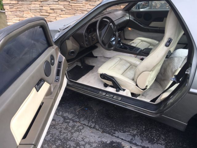 1987 Gray Porsche 928 Coupe