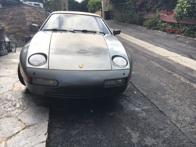 1987 Gray Porsche 928 Coupe