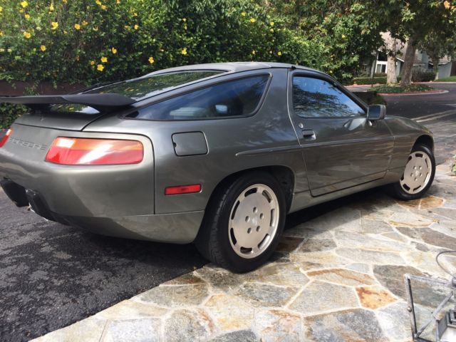 1987 Gray Porsche 928 Coupe
