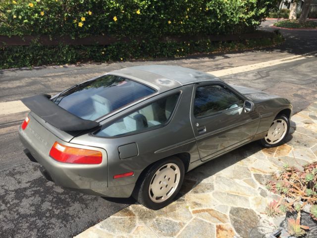 1987 Gray Porsche 928 Coupe