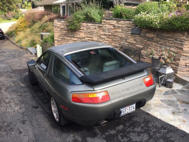 1987 Gray Porsche 928 Coupe