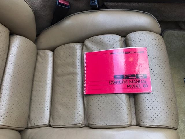 1980 White Porsche 928