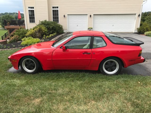 1986 Red Porsche 944