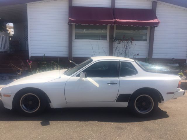 1983 white Porsche 944 Coupe