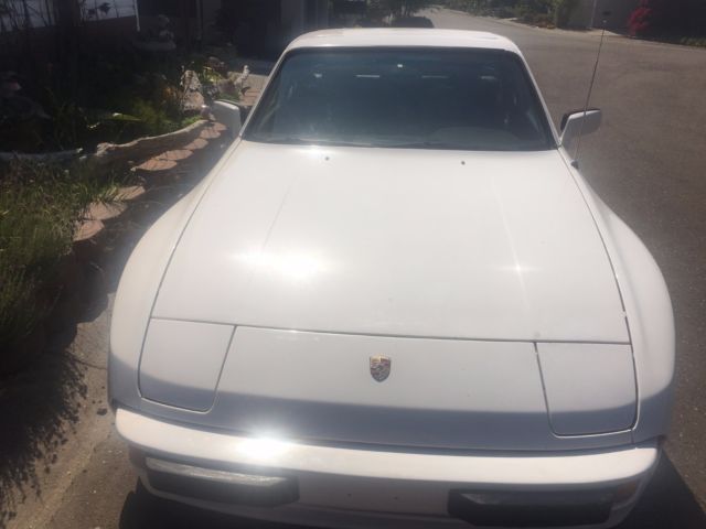 1983 white Porsche 944 Coupe