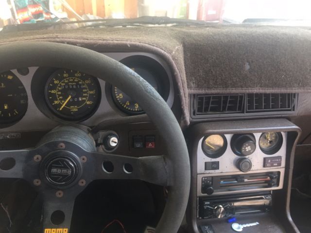 1983 white Porsche 944 Coupe