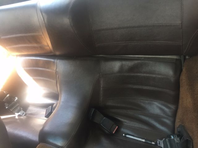 1983 white Porsche 944 Coupe